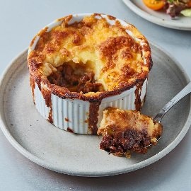 Pastel clásico de carne rústico, versión vegetariana Pastel clásico de carne rústico, versión vegetariana